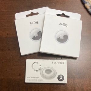 2 Air Tags and Protective Case